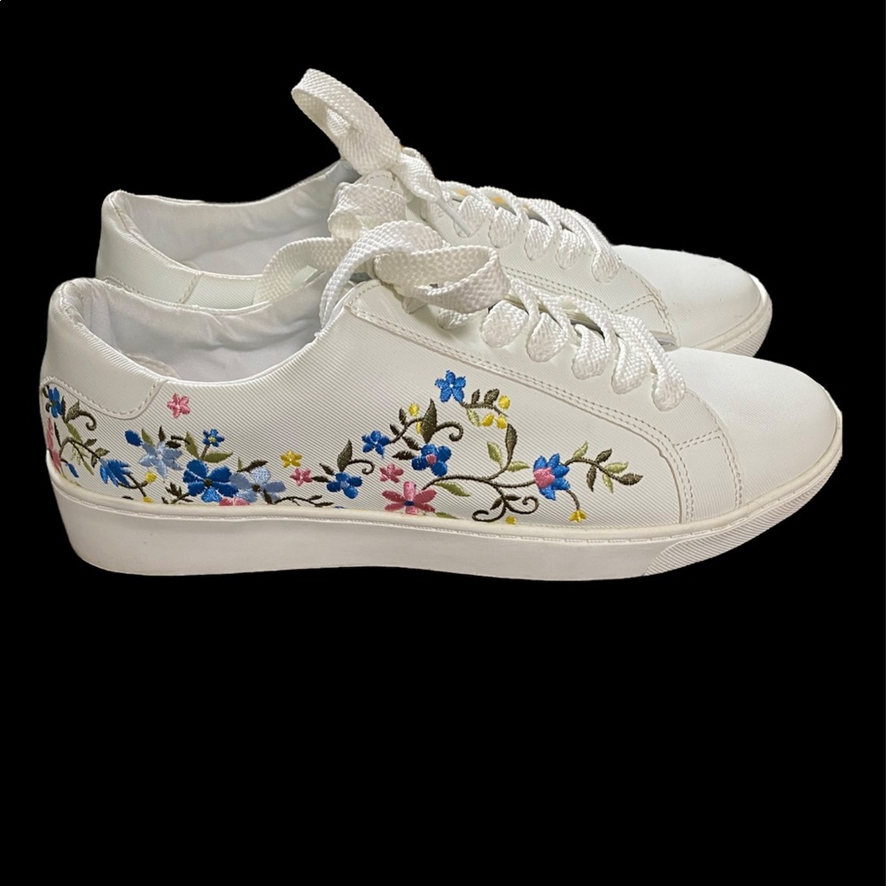 COMFORTVIEW WHITE EMBROIDERED‎ WOMENS SNEAKER SIZE 11
